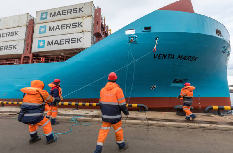 Квартальная прибыль Maersk сократилась почти вдвое из-за атак хуситов в Красном море